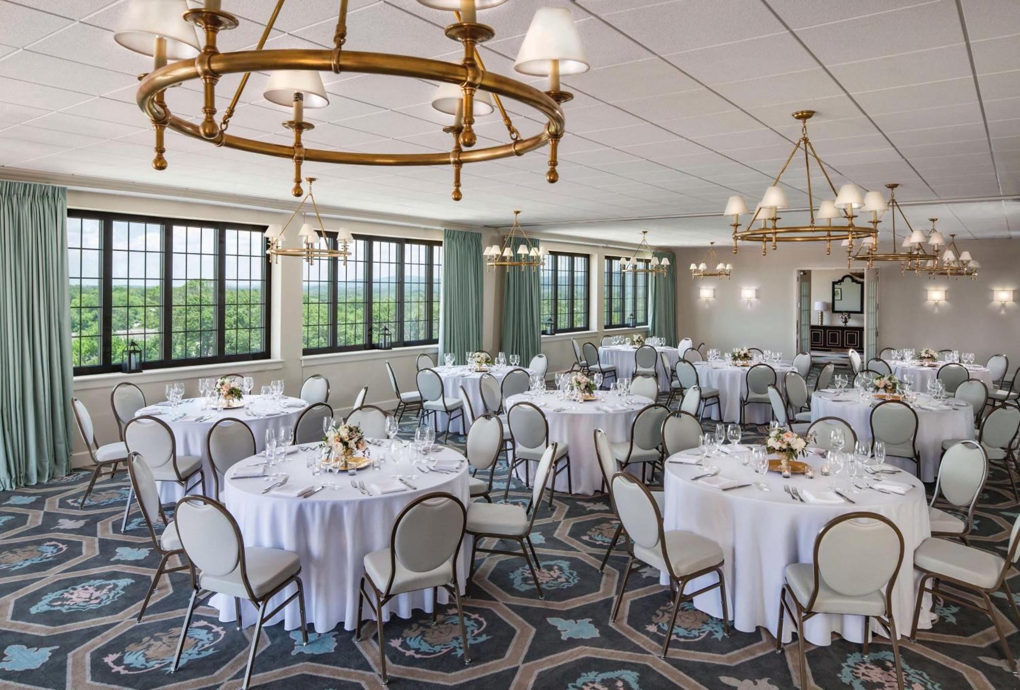 Graduate By Hilton Charlottesville Exterior foto