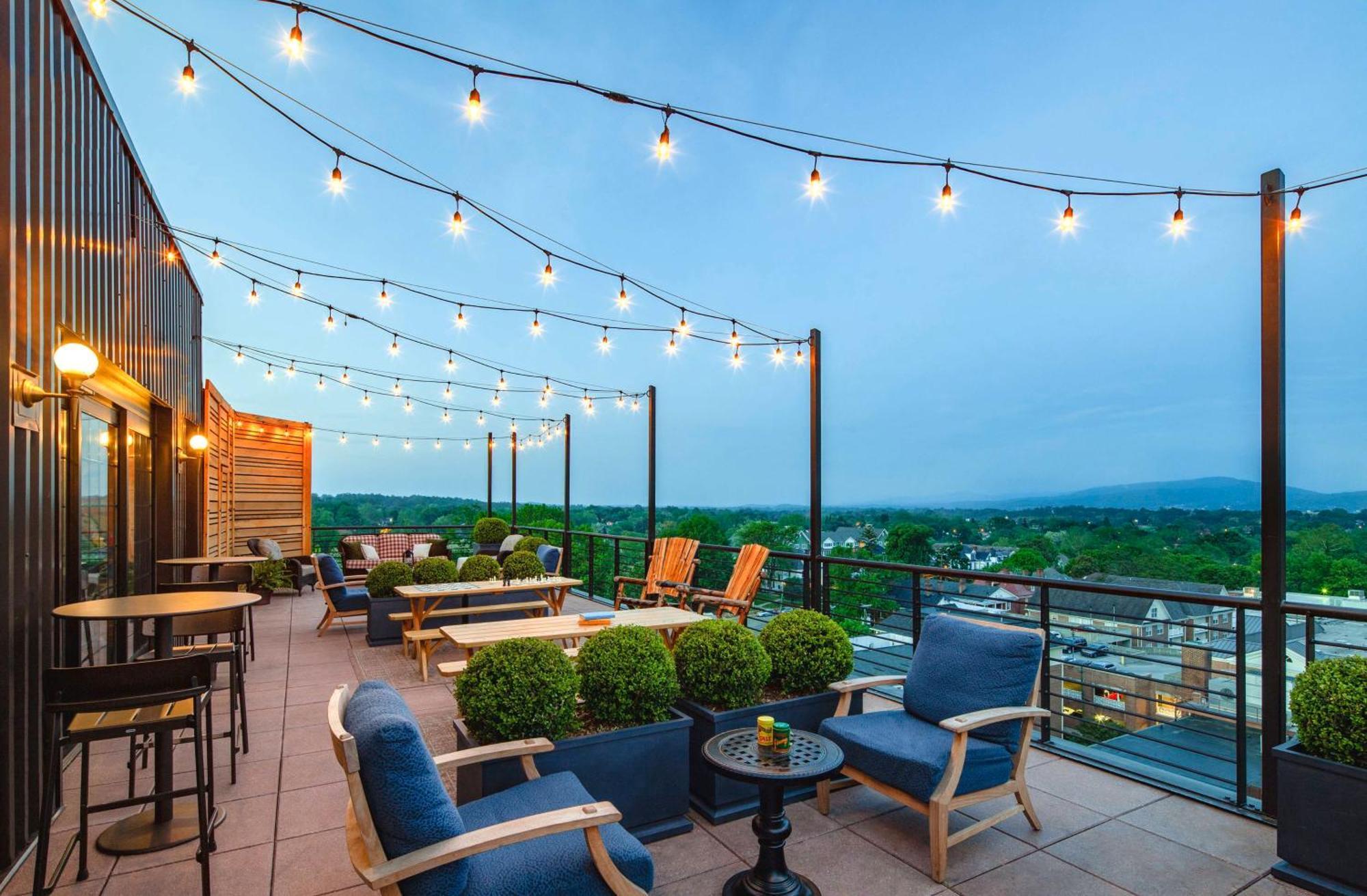 Graduate By Hilton Charlottesville Exterior foto