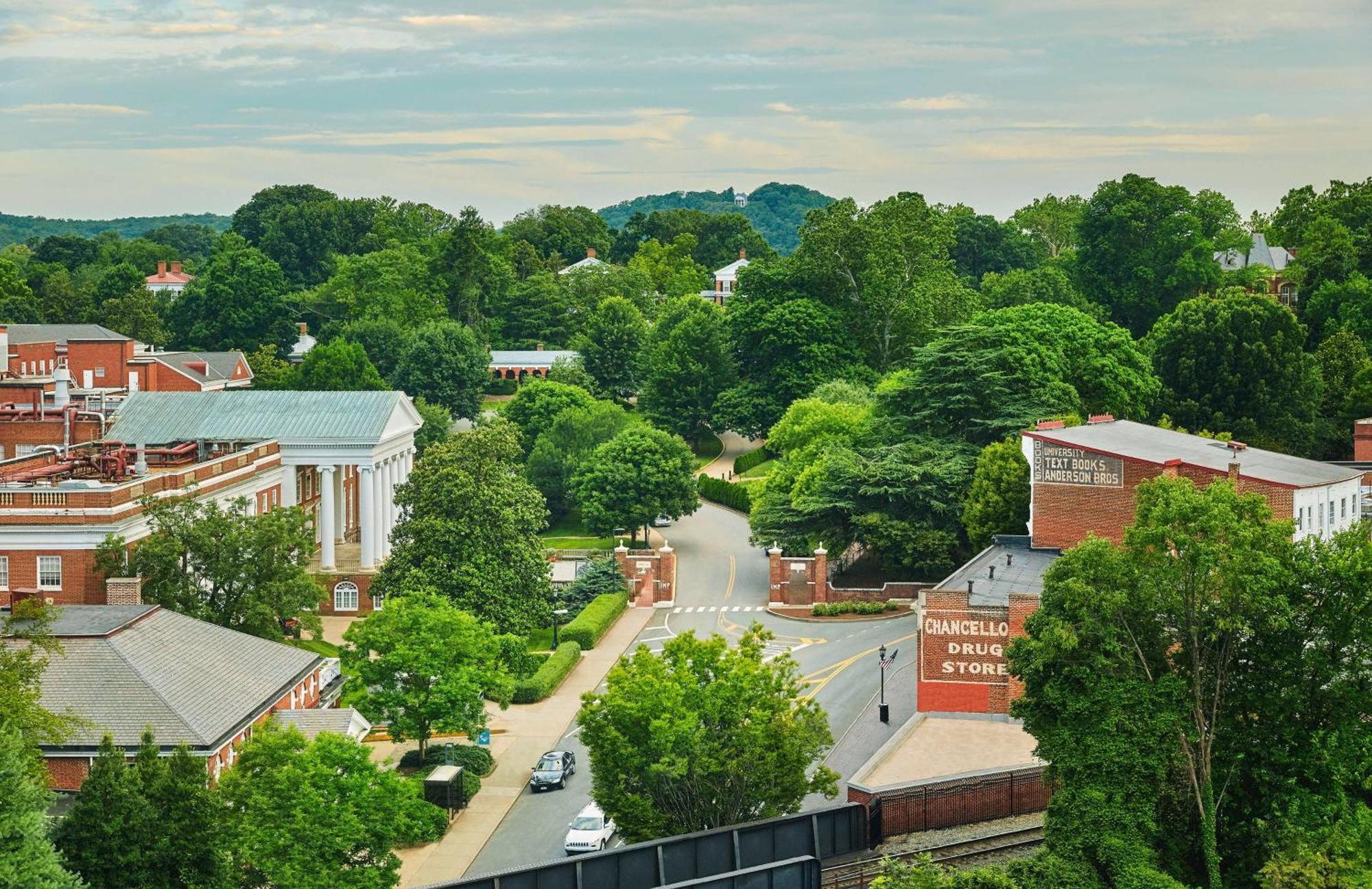 Graduate By Hilton Charlottesville Exterior foto